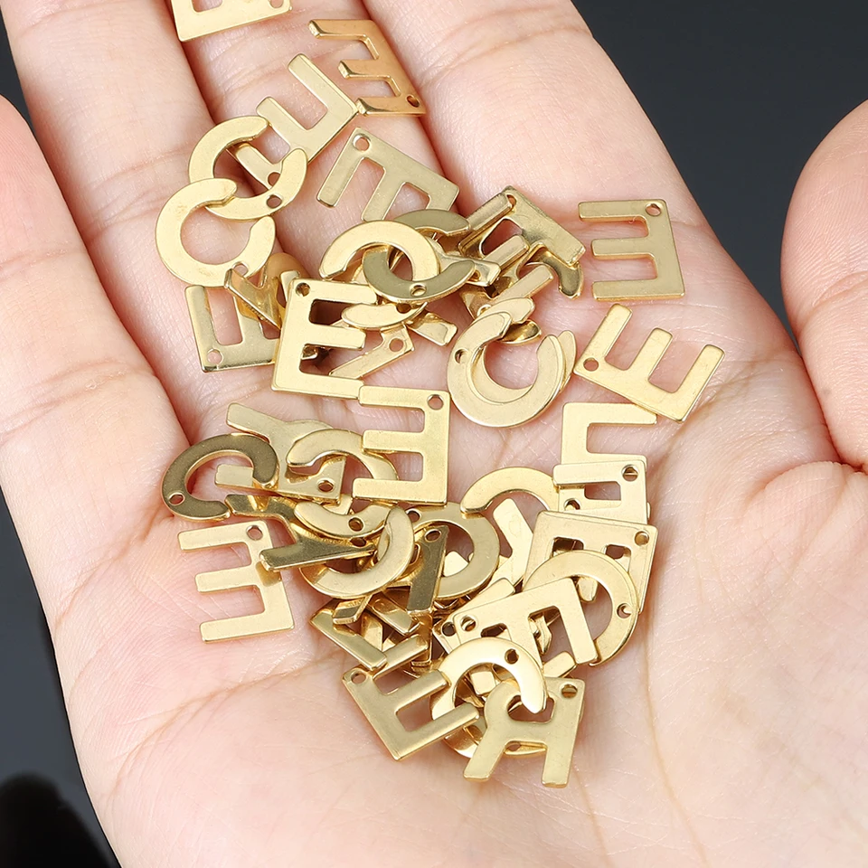 Happtkey 104 Dijes De Letras Para Joyas, 2 Colores Iniciales Para Pulseras, Alfabeto A-Z Con Doble Cara, Para Collares, Aretes, Pulseras Y Manualidades