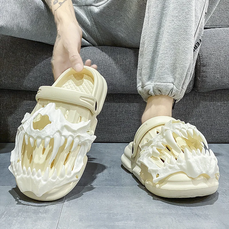 

New Funny Skull Hole Shoes In Summer 2023 Men Wear EVA Casual Toe-covered Sandals With Thick Soles And Non-slip Beach Shoes