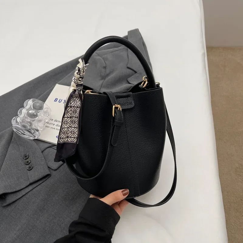Advanced Texture Small Handbags Women's 2024 New Fashion Soft Leather Bucket All-Match Casual Shoulder Messenger Bag