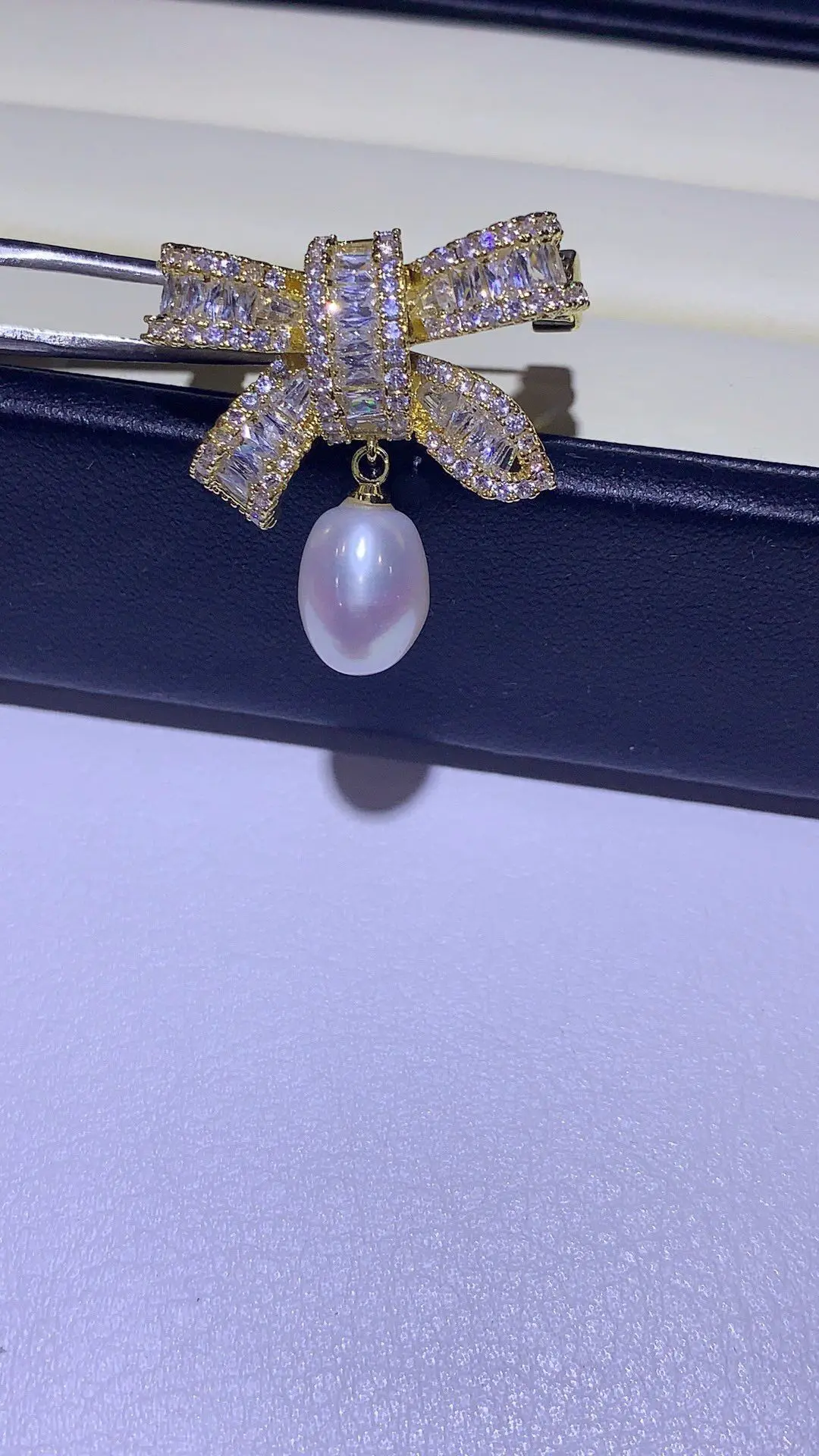fashion female  Freshwater Pearl brooch brooch