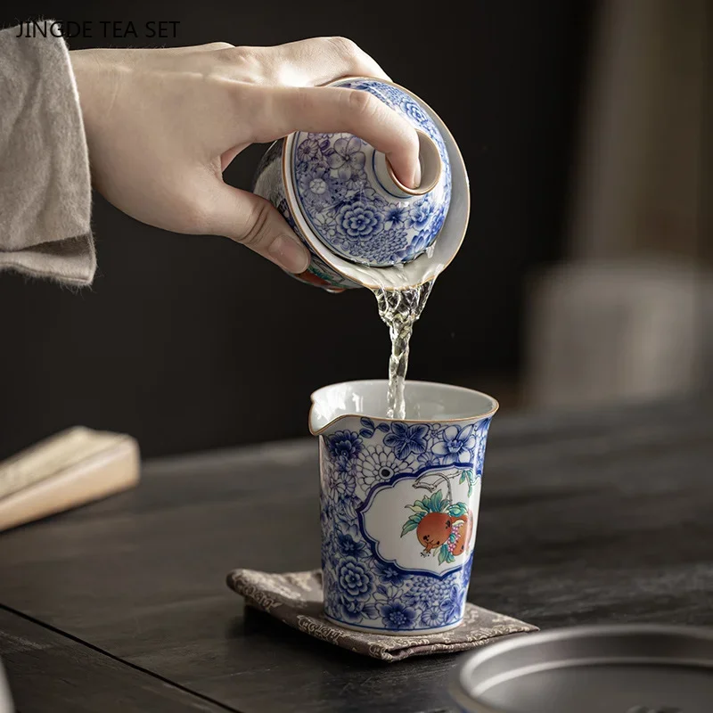 1PCS 140ML premium ceramic gaiwan blue and white porcelain Chinese retro handmade Beauty tea infuser high-end tea set gift