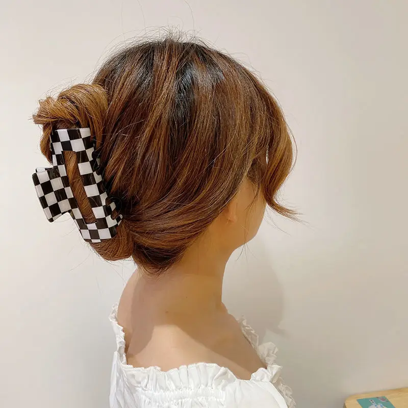 New Arrival Fashion 8cm Medium Rectangle Checkered Hair Clip Claws Simple Acrylic For Thick Hair Shark Clip Accessories