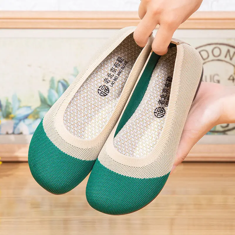 

Women Soft Sole Canvas Shoes Female Old Beijing Lightweight Comfortable Knitted Breathable Lazy Flats Shallow Loafers New 2023
