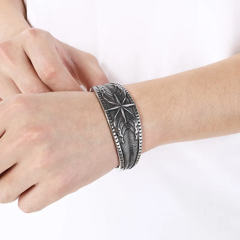 KALEN Vintage Dornen-Armreif für Männer aus Edelstahl, Gotischer Zweig-Armreif, Verstellbarer Punk-Rock Handgelenksschmuck als Geschenk – Detail 3