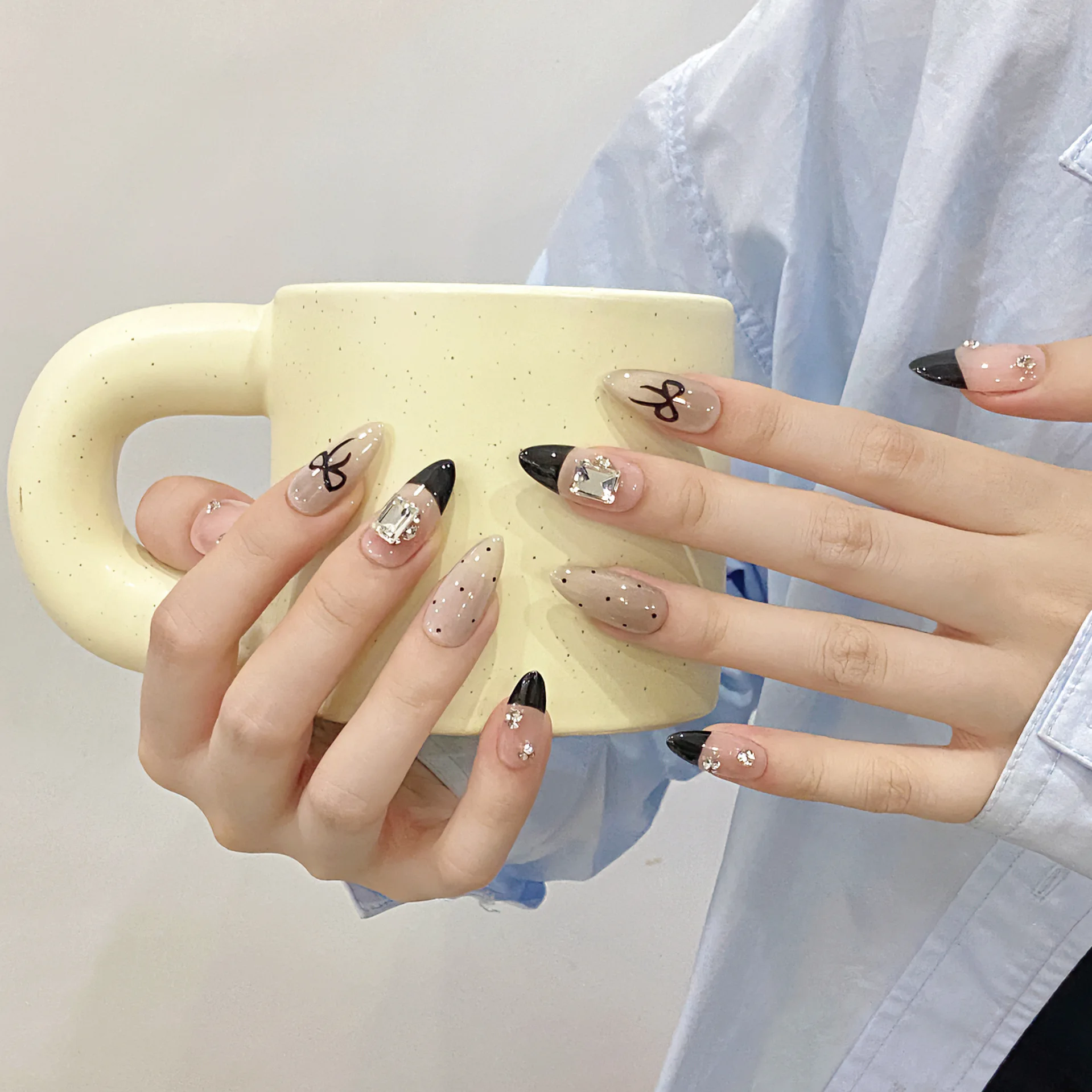 3D 화이트 활 진주 가짜 손톱, 프랑스 아몬드 가짜 손톱, 웨어러블 풀 커버 수제 한국 스위트 프레스 네일 팁, 10 개