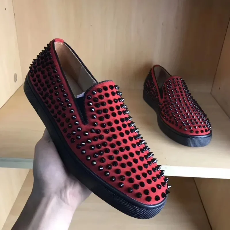 

Spring Suede Shoes Rivet Flat Low Top Spike Sneakers Couple Men Red Shoes Women Loafers Plus Size