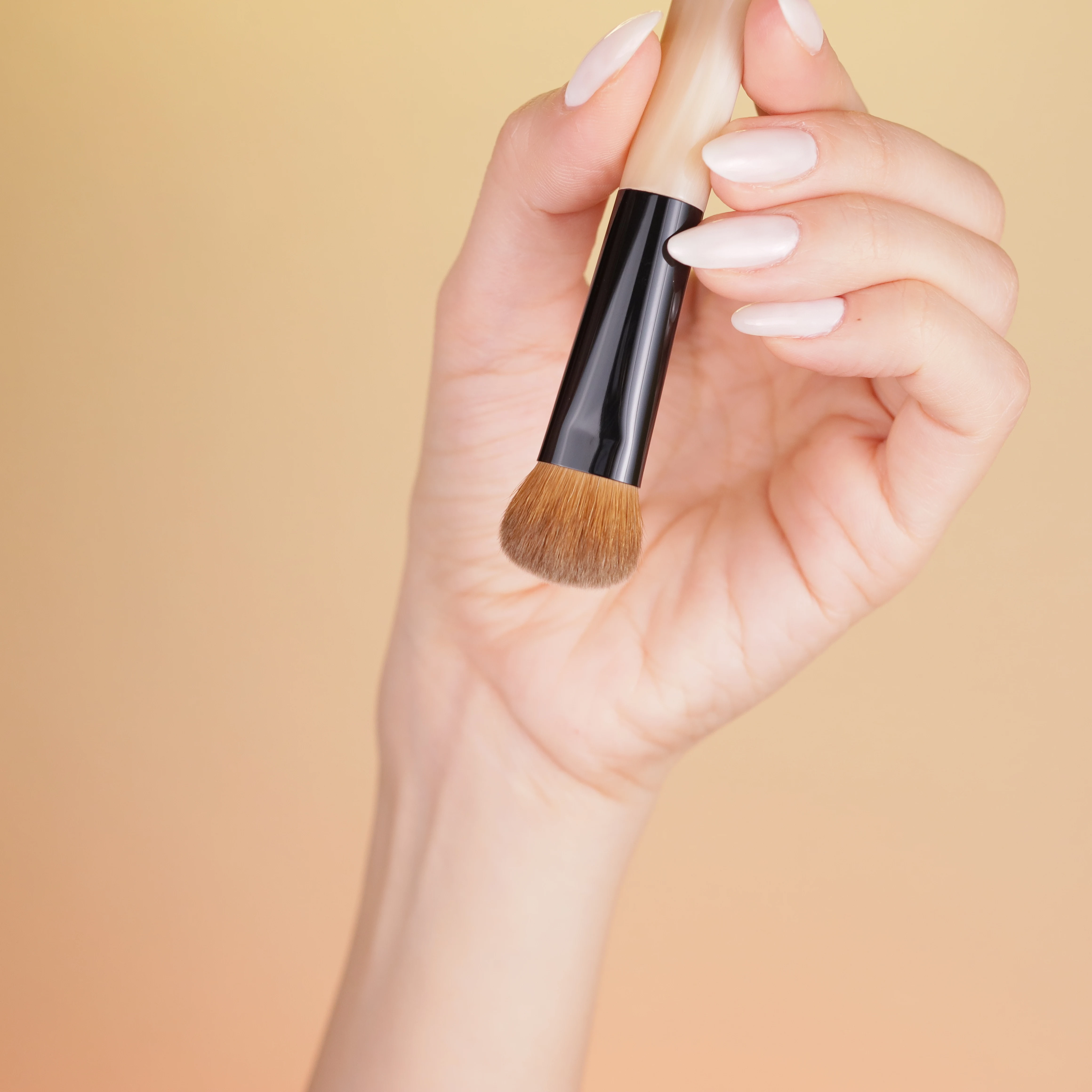 Qiaolianggong Professional Handmade Makeup Brush Kolinsky Hair Flat Round concealer Brush 5