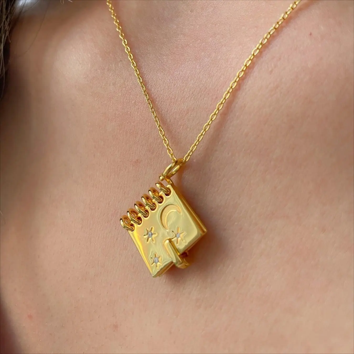 

Love Letter Necklace Personality Star Moon Openable Book Pendant Necklace Valentine's Day Gifts“I Love You To The Moon and Back”