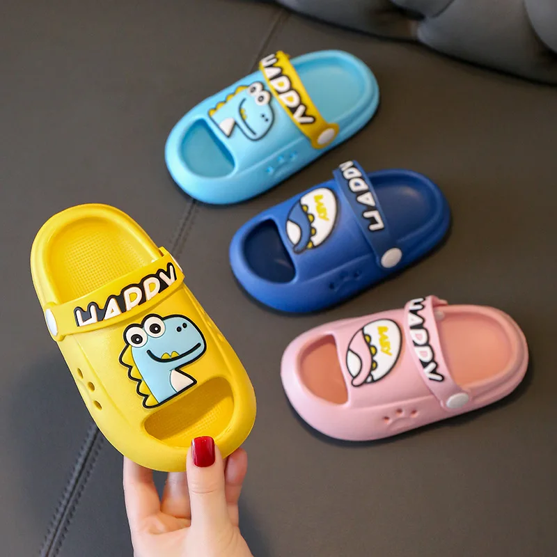 

Пляжная обувь для мальчиков, новинка 2023, летние мягкие крутые сандалии с мультипликационным динозавром для маленьких девочек и мальчиков, дышащие Нескользящие шлепанцы на платформе