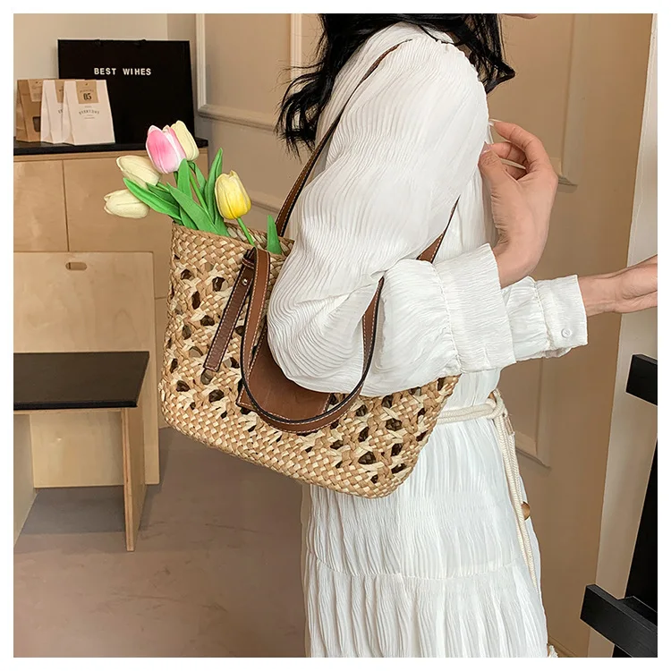 2025 Summer Straw Beach Basket Bag Fashion Women Rattan Shoulder Bag Large Capacity Woven Hand-made Handbag Female Purse Totes