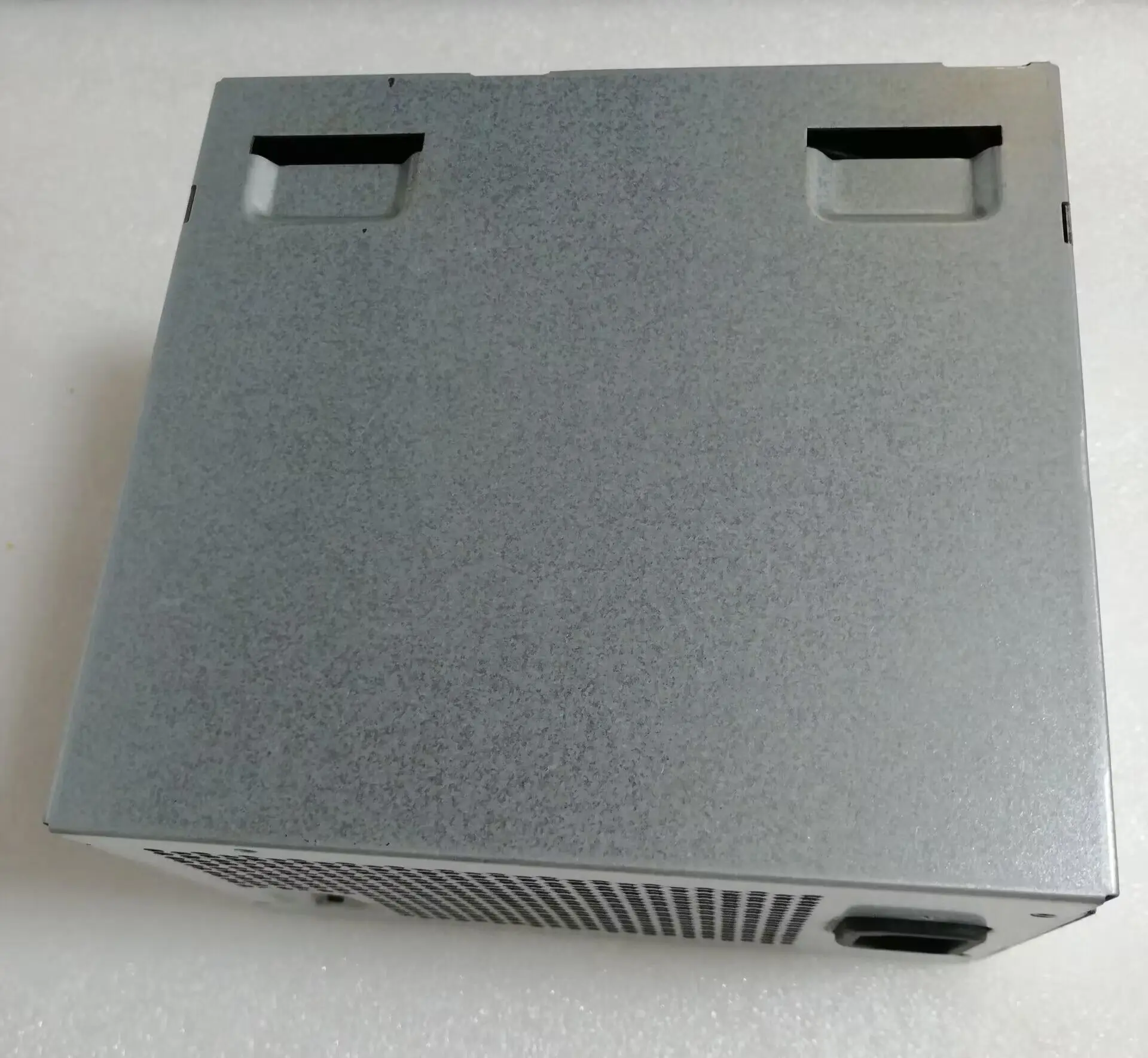 

Блок питания для DELL T3400