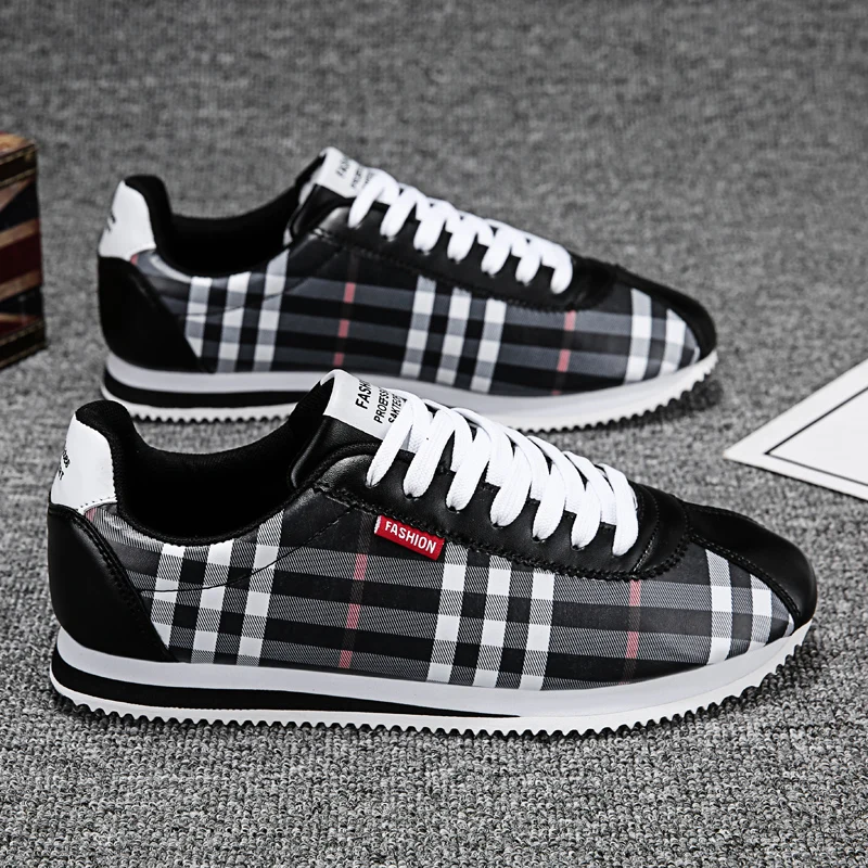 Brand Design 2026 New Men's Lightweight Non-slip Breathable Wear-resistant Running Sports Fashion Versatile Casual Shoes 2