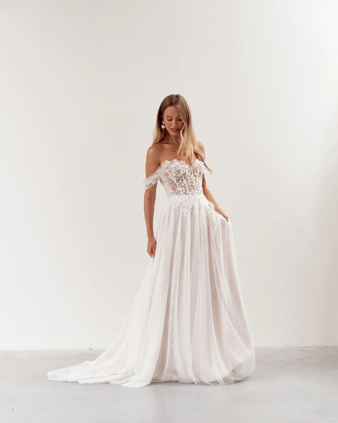 SoDigne Elegant Ivory Vintage Wedding Dresses Off Shoulder A Line Bride Dress For Brides Lace Appliques Bridal Gown Customized 18 Sab3ca38f6b564fe690b2a97b62d65f45H
