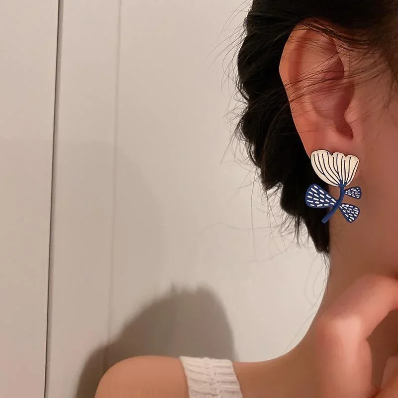 Summer Newest Personality White Blue Painting Leaf Flower Earrings New Chic Jewelry Accessories for Women Fashion Creative Gifts