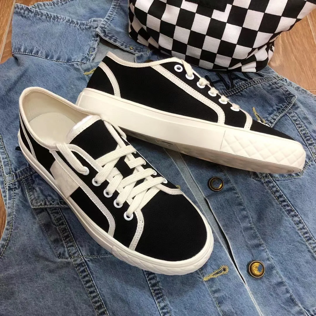 New Dissolved Thick Sole Sheepskin Canvas Shoes Women's Casual Board Shoes Spring and Autumn Flat Bottom Little White Shoes