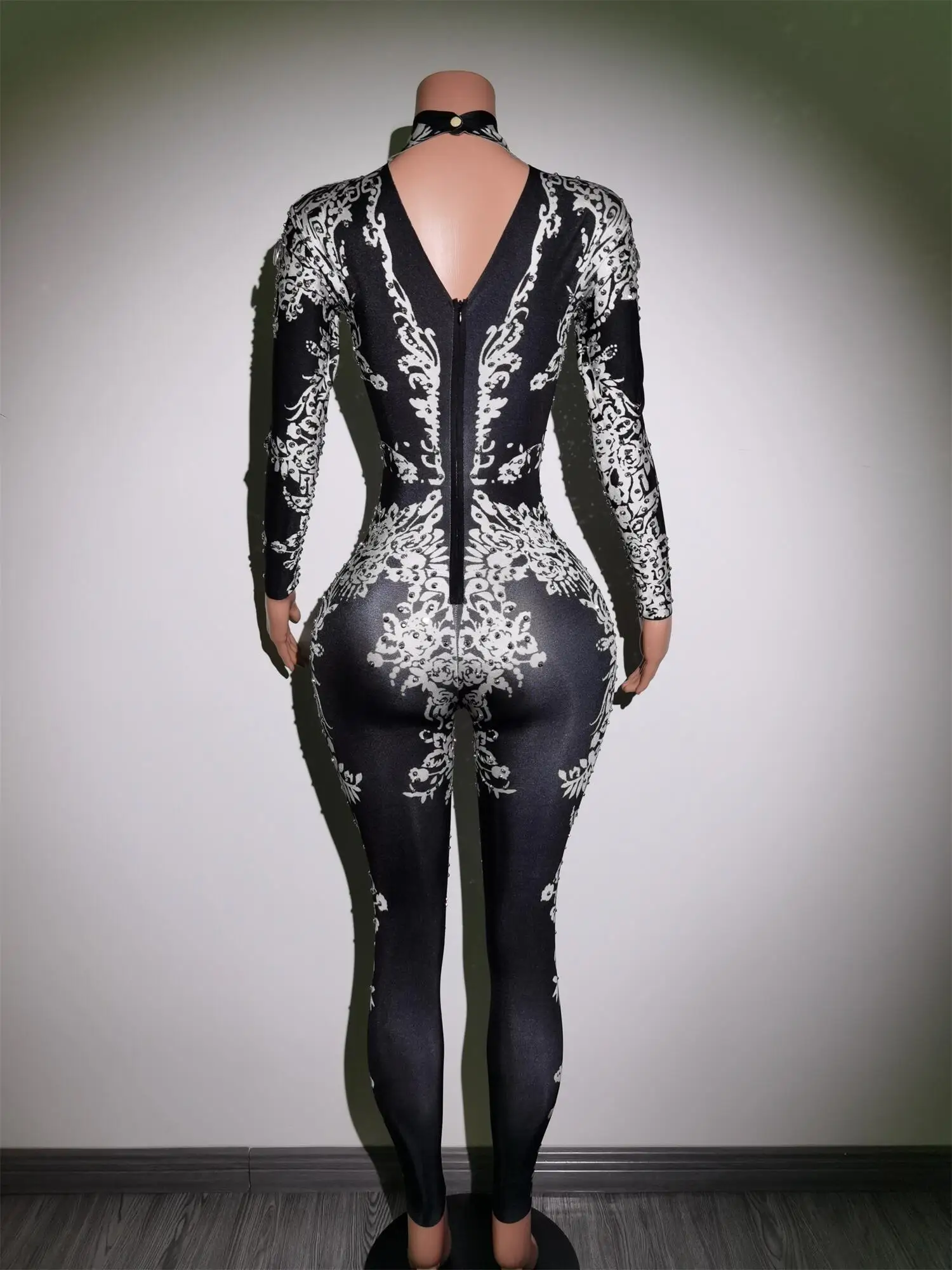 Рисунок 3 - Женское экзотическое танцевальное