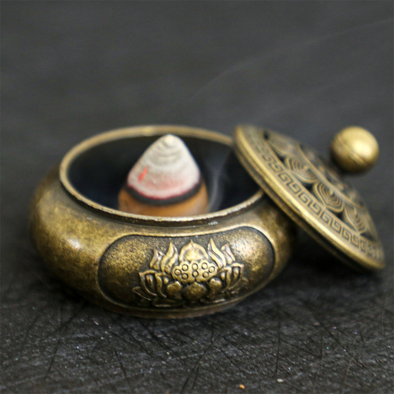 Classical Antique Three Legged Incense Burner Household Indoor Decorative Zen Sandalwood Carving Incense Burner High Quality