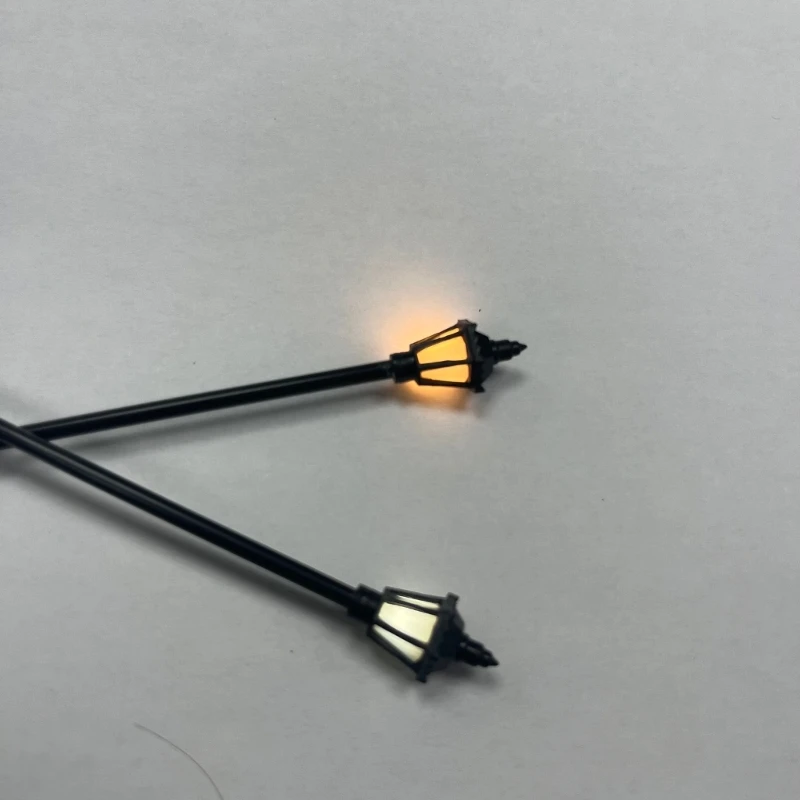 Q0KB 20pcs Layout Lamppost Model LED Lamp Railway Train Scenery Table War Game 2