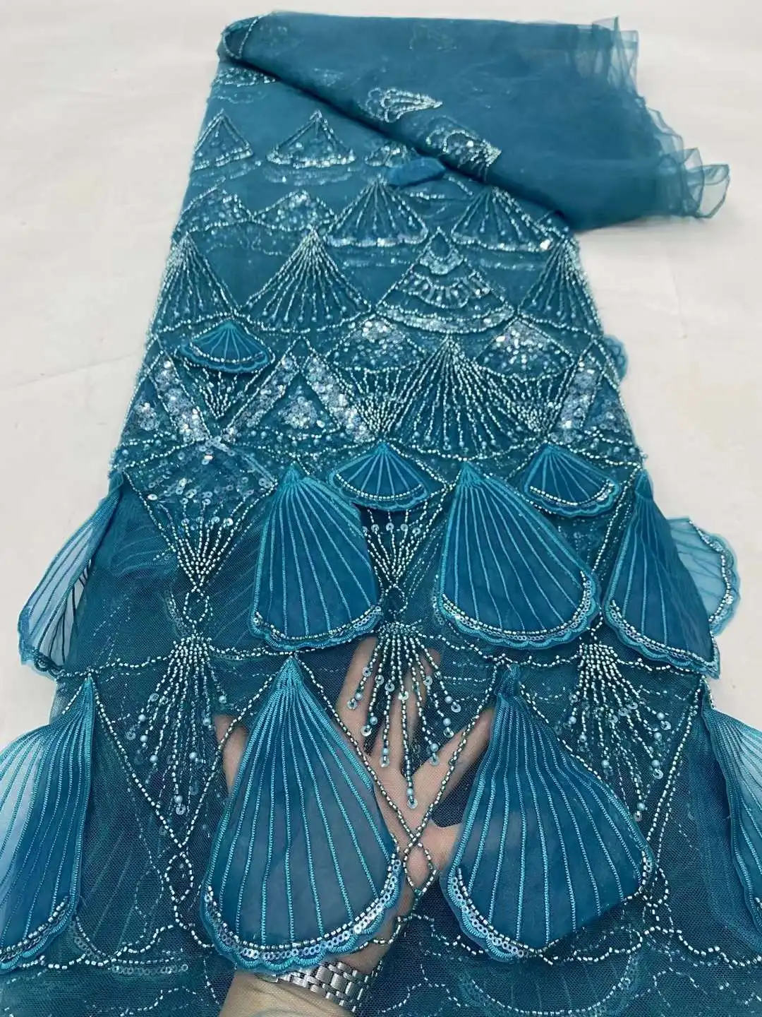 

Luxury 3D Floral Beaded Lace Fabric with Sequin 2024 High Quality Fashion French Mesh Embroidery Crystal Bridal Sewing AH0517
