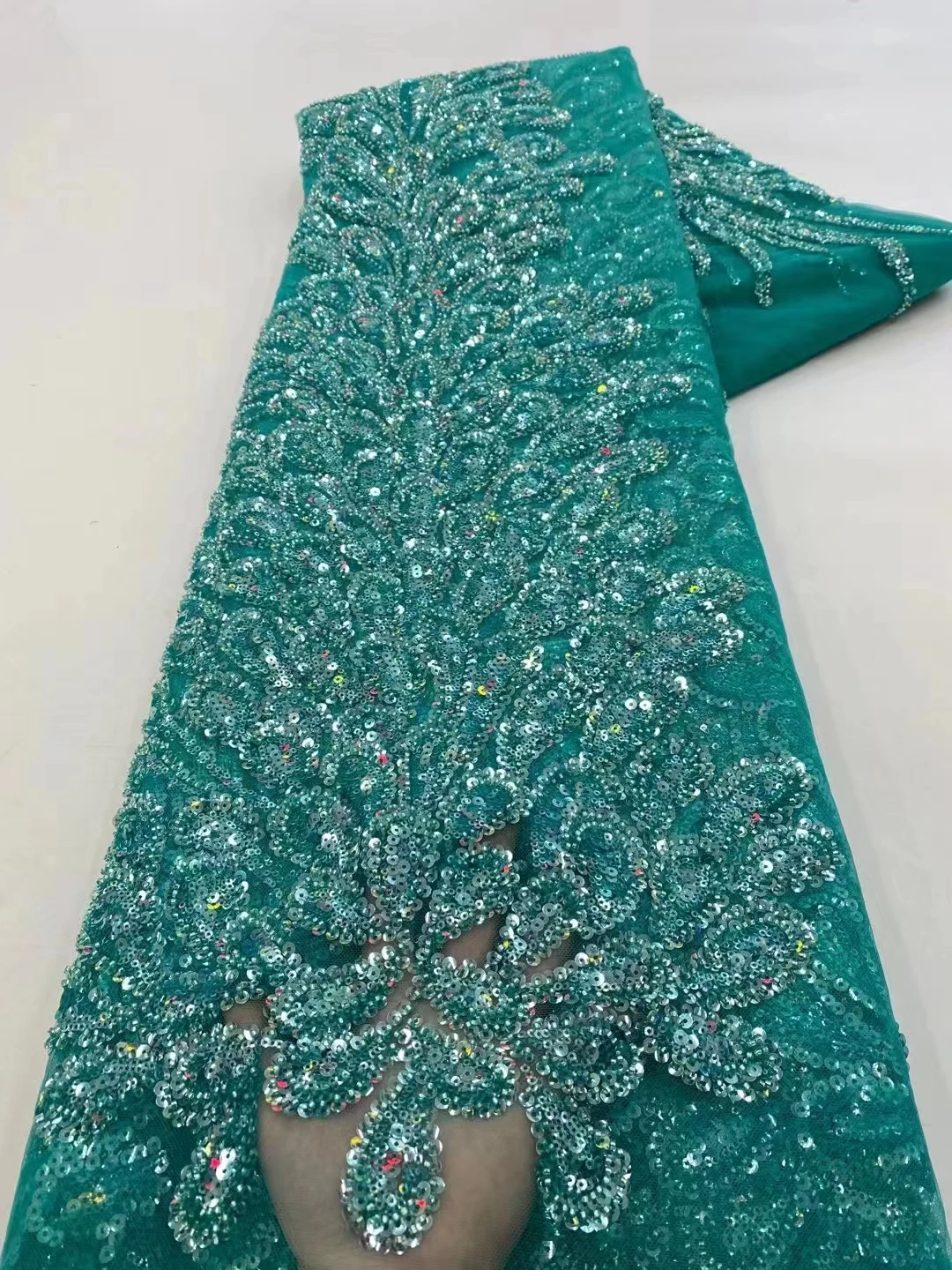 

European and American heavy industry lace embroidery sequins party dress fashion models, beautiful beads bead tube beautiful
