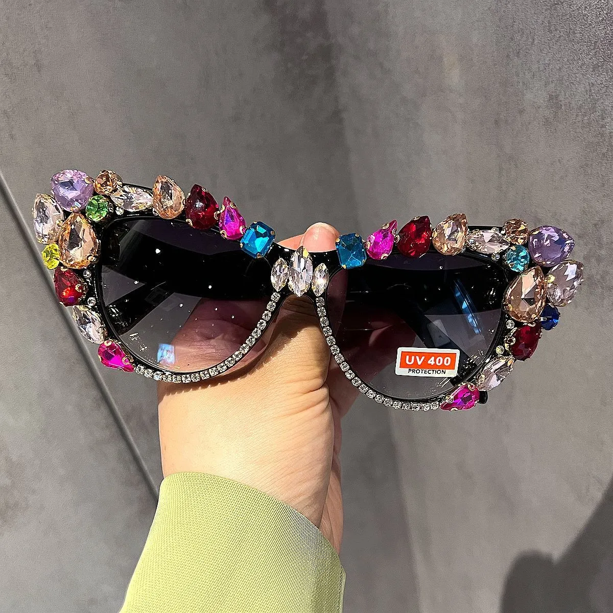 New Chic Fashion Cat Eye Pearl Bling Embellished Gradient Lend Sunglasses HJ2103 - Pearl-Embellished Cat-Eye Gold-Temple Fashion  main image 3