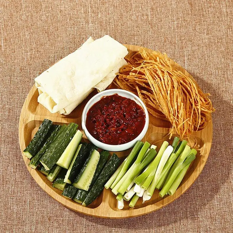 5つのダイニンググリッドを備えた木製の機能的な食品トレイの