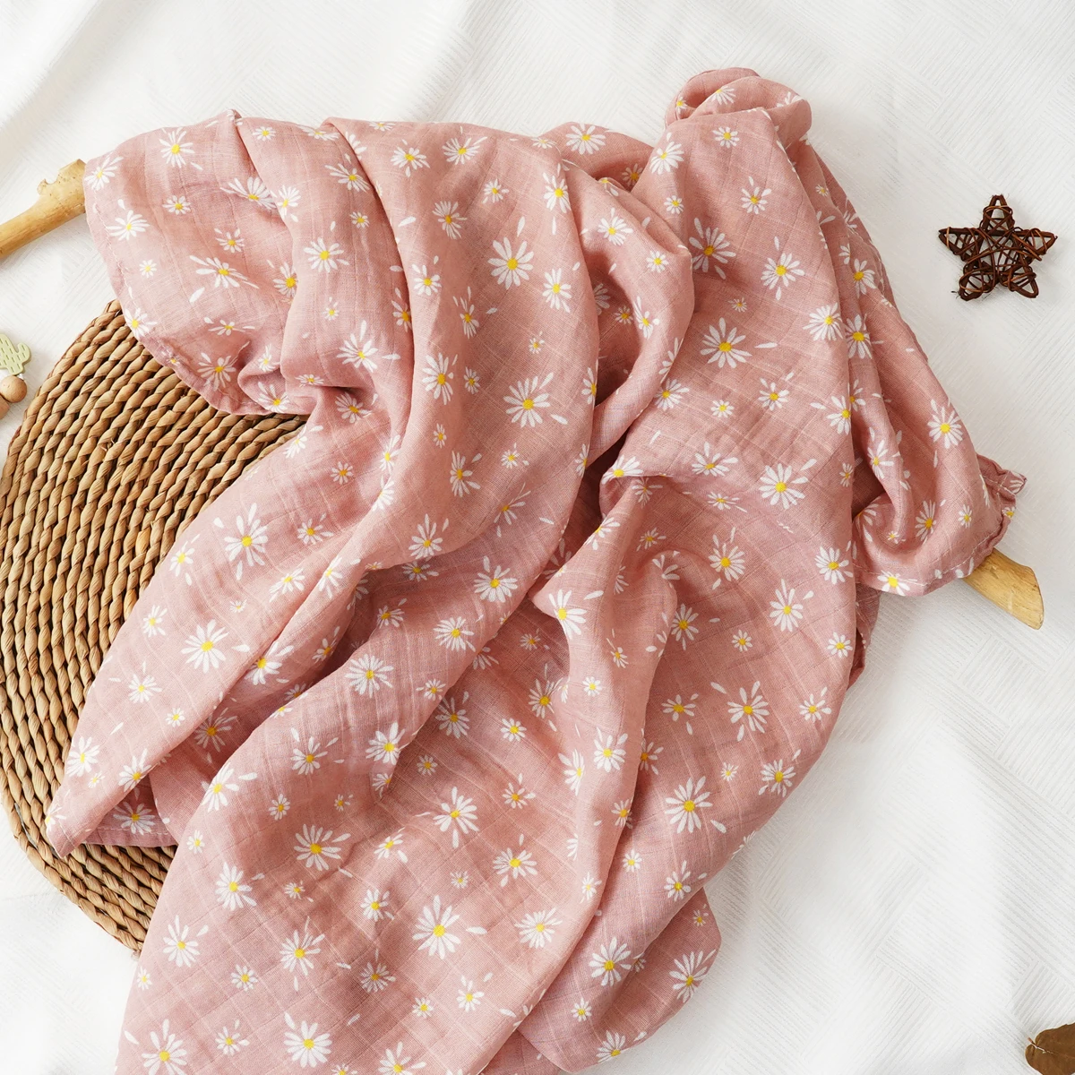 HappyFlute One Piece Fahion Print Muslin Cotton Fiber Baby Swaddle Newborn Blanket Baby Infant Wrap 120x110cm 2