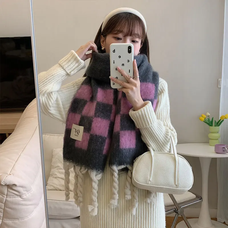 

winter 2022 New style cashmere like plaid women's scarves Fashion bearded lovers' scarves Thickened warm with cold proof shawls