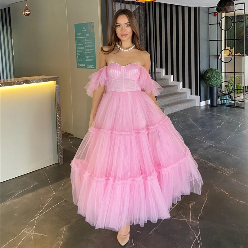 

Puffy Tulle Pink Prom Dresses Off the Shoulder Tiered Skirts Floor Length Corset Evening Party Gowns Formal Graduation Dress
