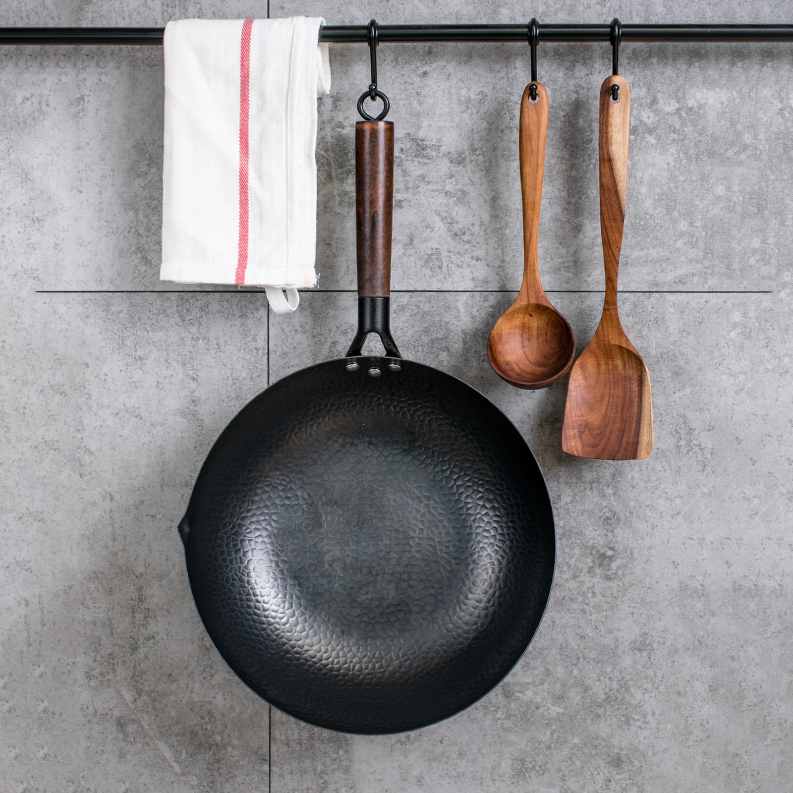 Hand Hammered Iron Wok 5