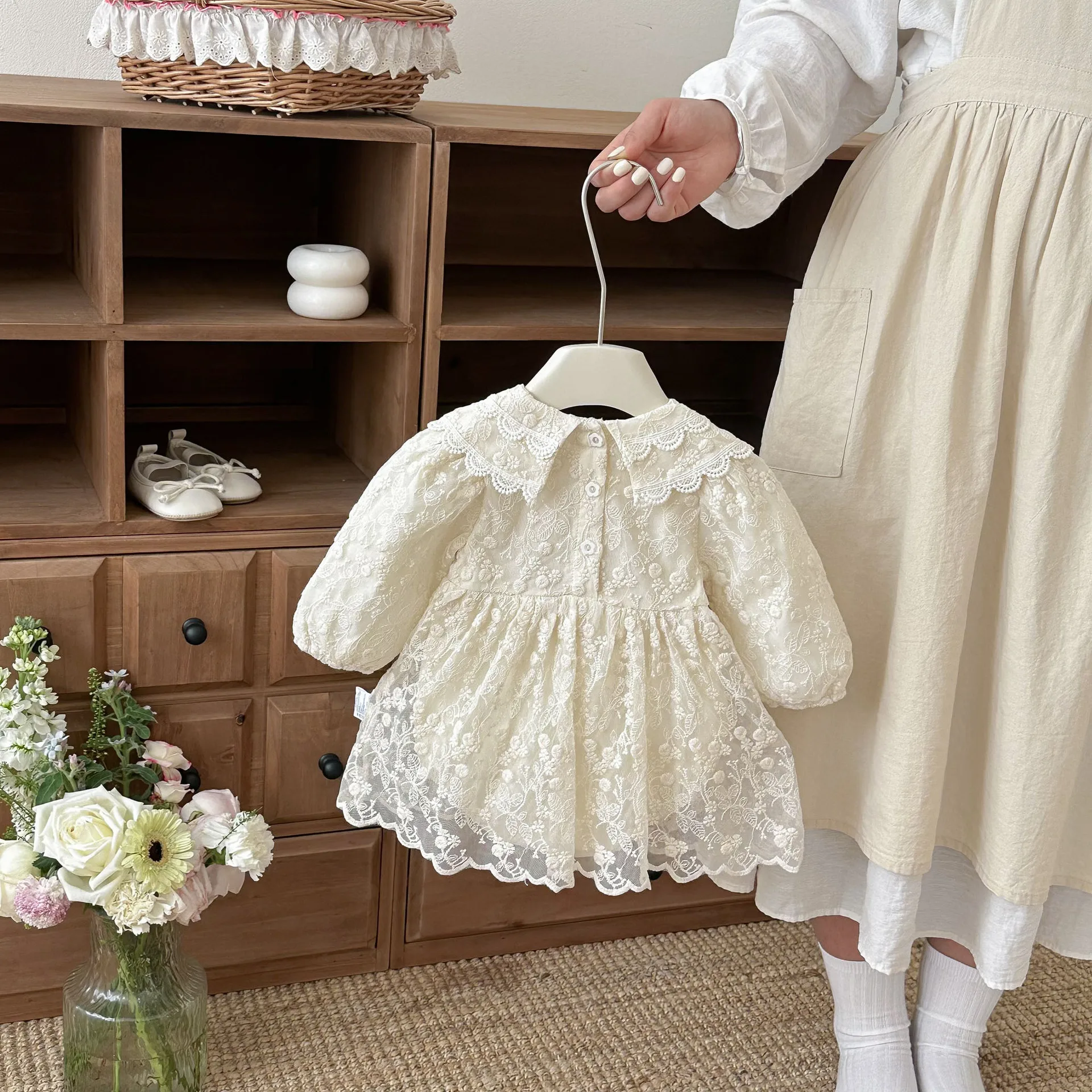 2026 Frühling Koreanische Babykleidung Bubble Langarm-Body für 3M-2T Mädchen Aprikosenfarbenes Spitzenkleid für Kleinkinder – Detail 2