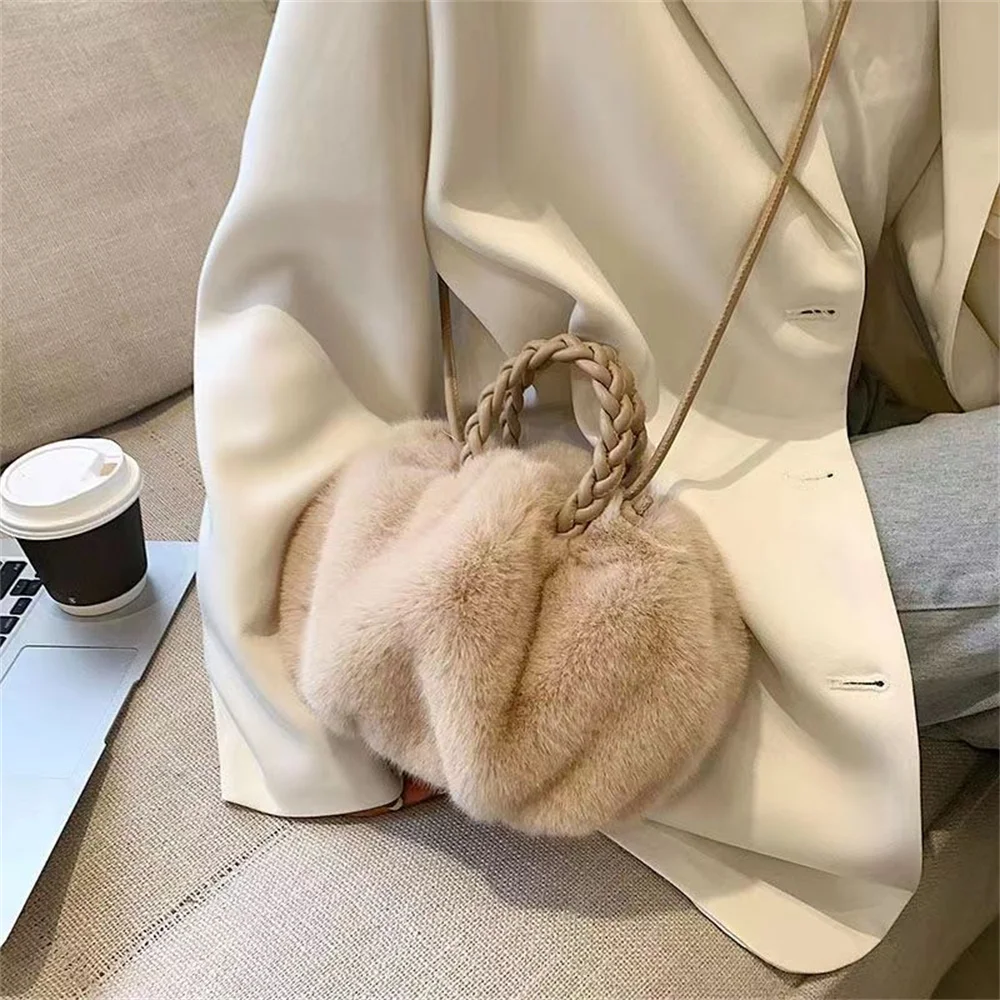 

Luxury Plush New Handbag Winter Soft Faux Fur Crossbody Bag 2023 Fashion Women Fluffy Top-Handle Bags Ladies Pleated Satchel Bag