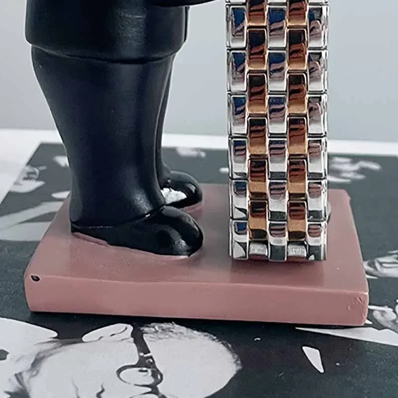 Creative Watch Stand Beautible Ultra Stand Holder Resin Display Desktop Watches Accessories with Anti Slip Cushion Design