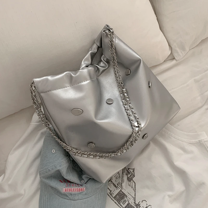 Shoulder Bag Women Aesthetic Leisure Shopping Underarm Bag Smooth Texture Chain Tote Bag All-match Large Capacity Crossbody Bag