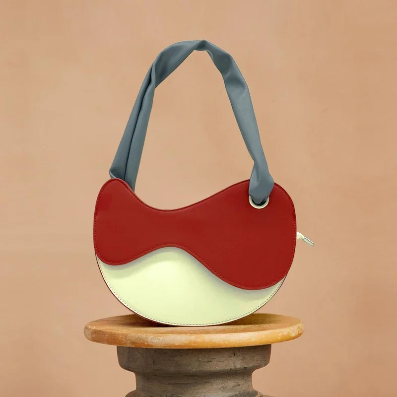 

Unique High Sense Flap Women's Cosmetic Bag Cute Mini Box Bags New Niche Contrasting Wave Saddle Bags for Women Trend 2023