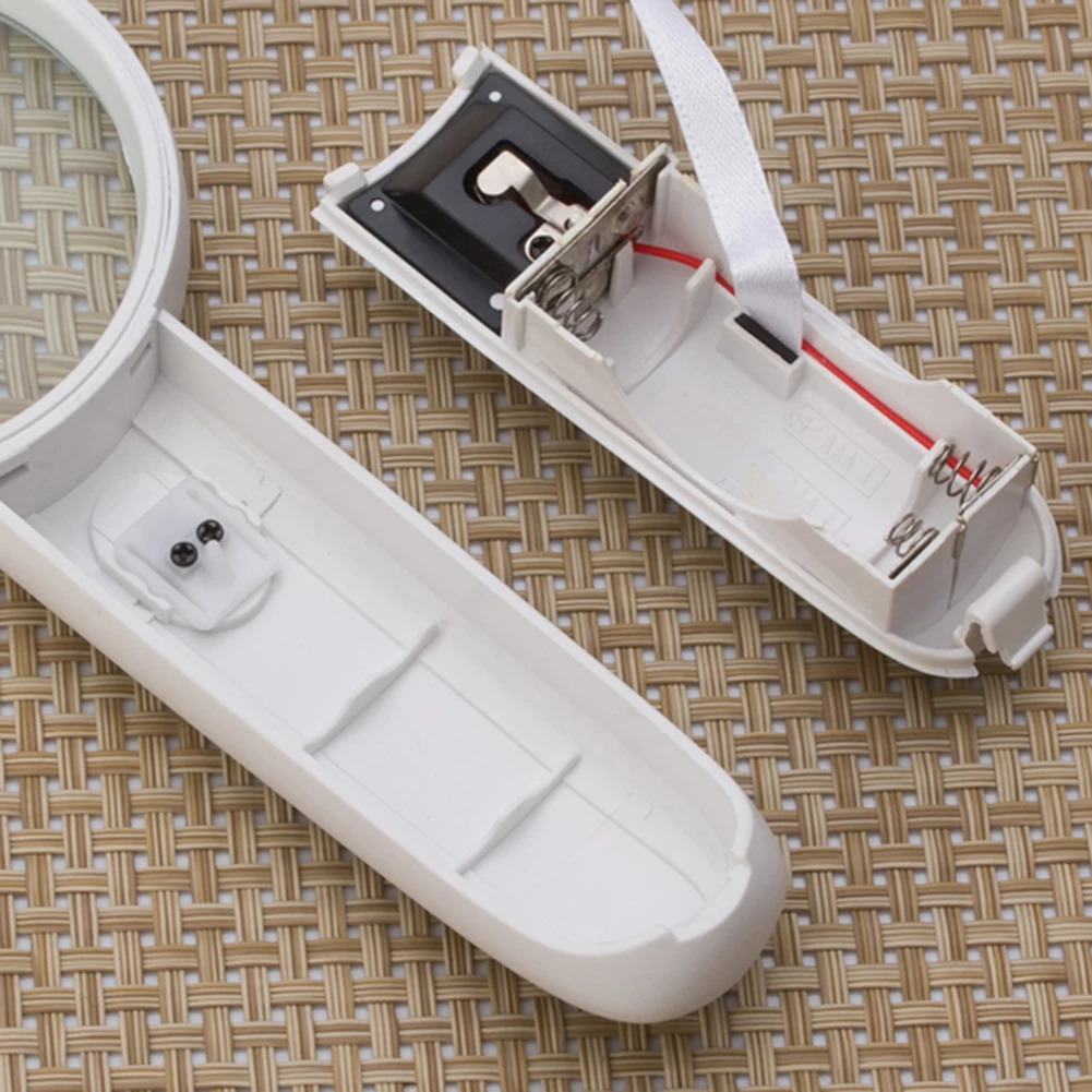 Handheld 15X Magnifier with 2 LED Light Portable Magnifying Glasses Senior Aid Reading Loupe Optical Instrument