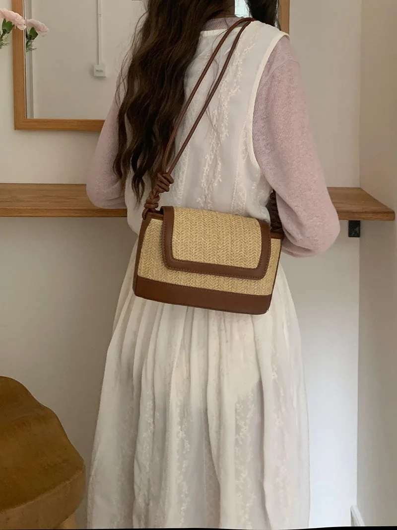 Straw Bags Summer 2024 Women Tote Bags Designer Handbags PurseS Weave Drawstring Closure Wooden Handle Beach Shoulder Bag