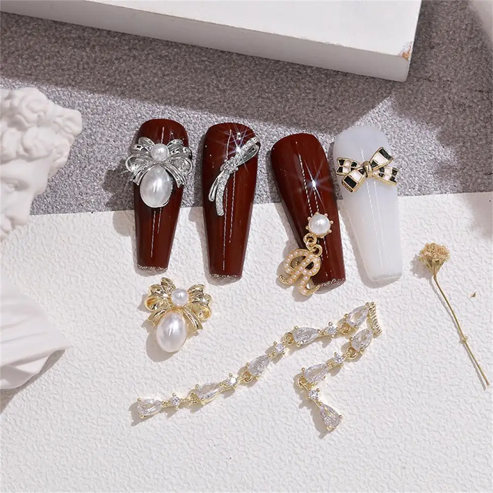 

Great Long Lasting Sparkling Surface Dazzling Chain Nail Ornament Nail Art Jewelry for Women 3D Nail Decor Nail Art Decor