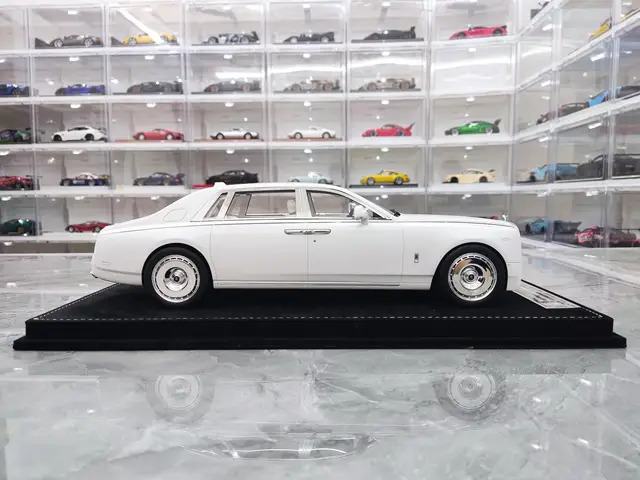 1/18 HH Model Rolls-Royce Phantom VIII LV Louis Vuitton Edition Resin Car  Model Limited