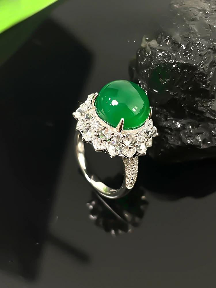 

Green Chalcedony New Style Chinese Style 925 Silver Ring Inlaid with High Carbon Diamond Ice Smooth Surface Niche Design