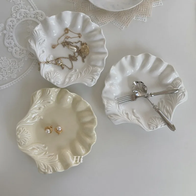 Ceramic Dessert Plate Fruit Plate Shell Relief Underglaze Jewelry Dish, Decorative Tray for Rings Earrings Necklaces Bracelet Sab6d2942d8d040a888ad3f0d6baeb34bz