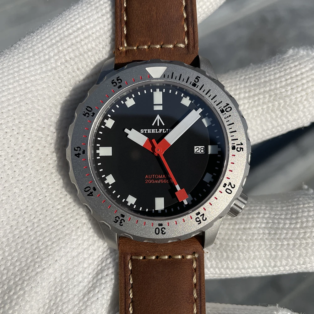 Mechanical Watch Diver Watch STEELFLIER SF752 Automatic Mechanical Stainless Steel Bezel NH35 Movement 20Bar Sapphire Mirror Retro Men's Diving Watch