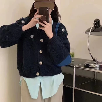 AOSSVIAO 2025 الخريف الدافئة طويلة الأكمام سترة مشغولة من الصوف زهرة التطريز سترة المرأة عادية واحدة الصدر سترة معطف 3