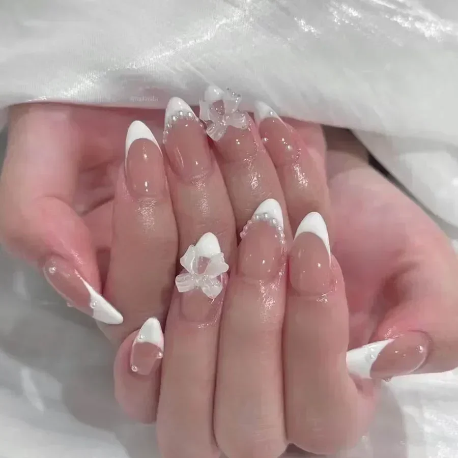 Almond-Shaped Strawberry French Design False Nails - 24-Piece Wearable Art Set
