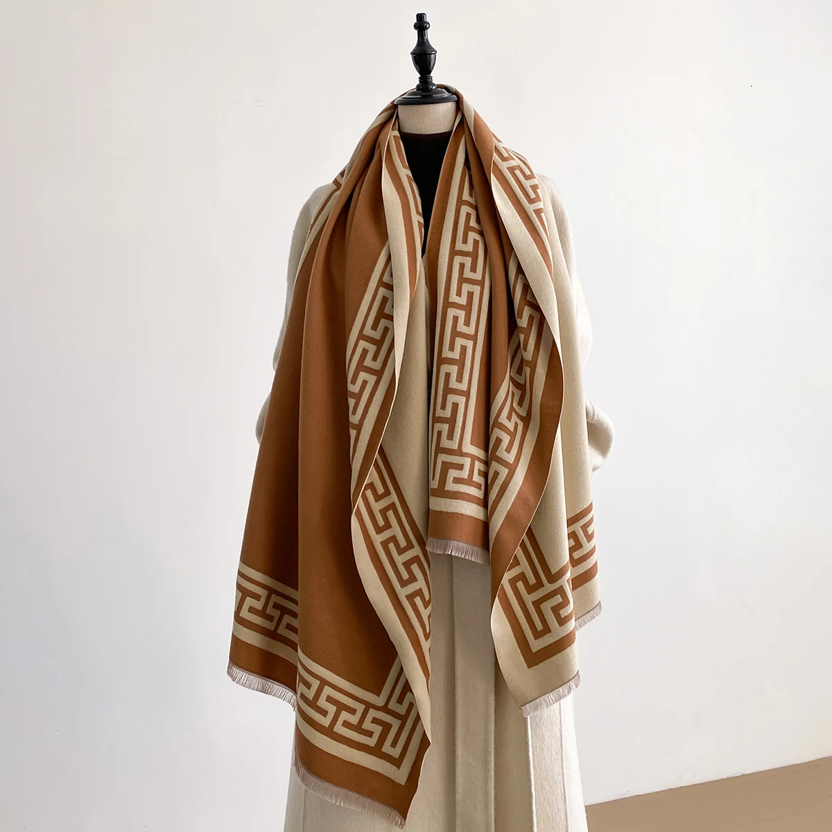 New Brand Elegance Two-Sided Print Scarf Soft Warm Fringe Pashmina Shawl Autumn and Winter Outdoor Coldproof Windproof Blanket