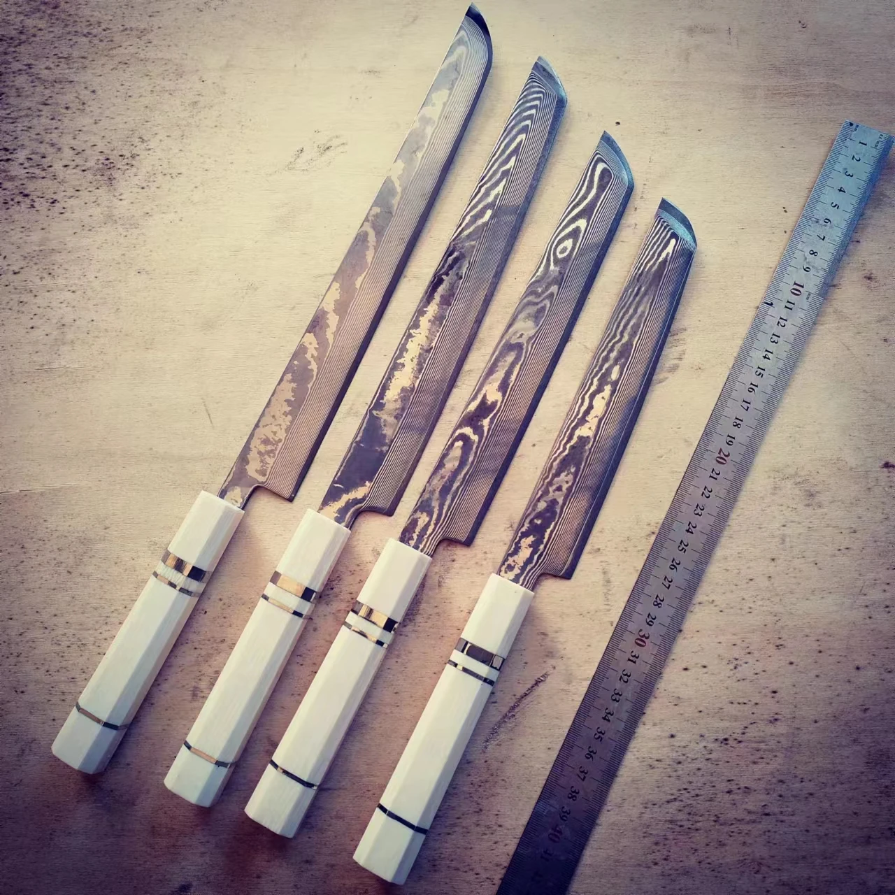 

Kitchen knives long blades finished with handle Damascus steel pattern
