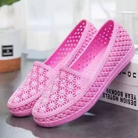 Sandales pour femmes 2025 été nouvelle mode pince orteil plat tongs pour femmes plage en cuir PU décontracté dames pantoufles Zapatos Mujer 1
