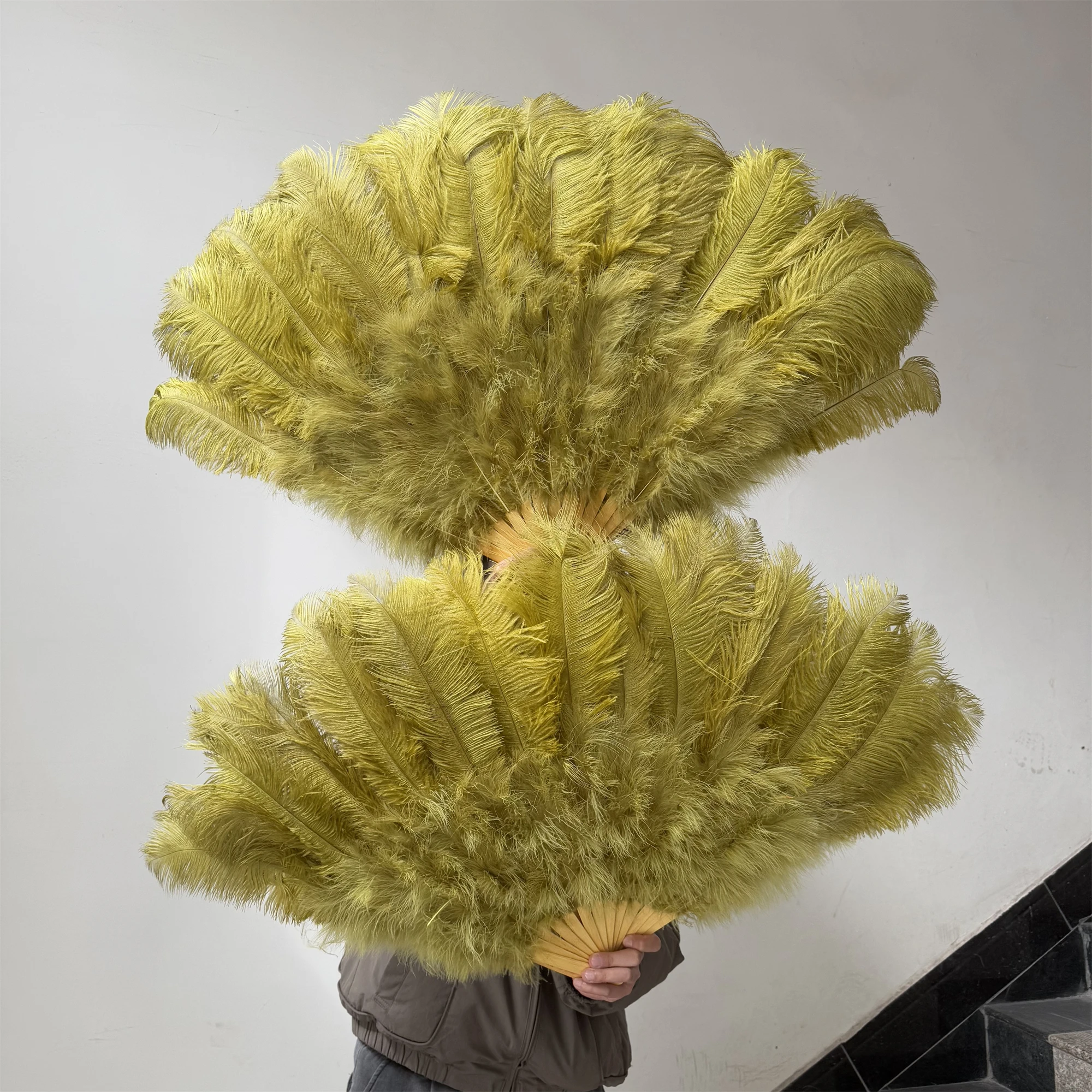 Olive green Big Ostrich Feather Fan for Photography Stage Performance Dance Folding Fan Wedding Party Decor Costume Sewing 130CM