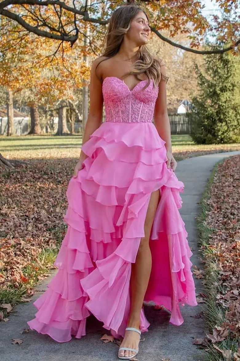 

Lace Corset Chiffon Prom Dresses for Women 2024 Strapless Tiered Ruffle Long Formal Evening Dress with Slit A-Line Ball Gowns