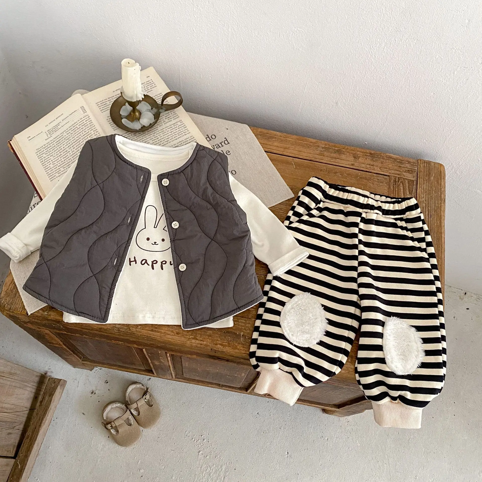 Winter New Baby Sleeveless Warm Vest Plus Velvet Thick Infant Boy Girls Solid Vest Jacket Toddler Fleece Windproof Coat
